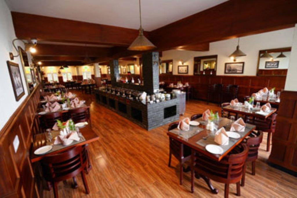 Restaurace v ubytování Fort Munnar