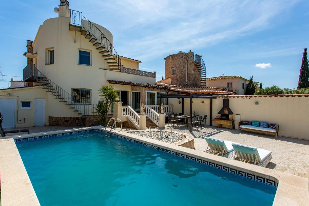 Fotografie z fotogalerie ubytování WELCS VILLA FALCONERA 017 EMP con Piscina privada v destinaci Empuriabrava