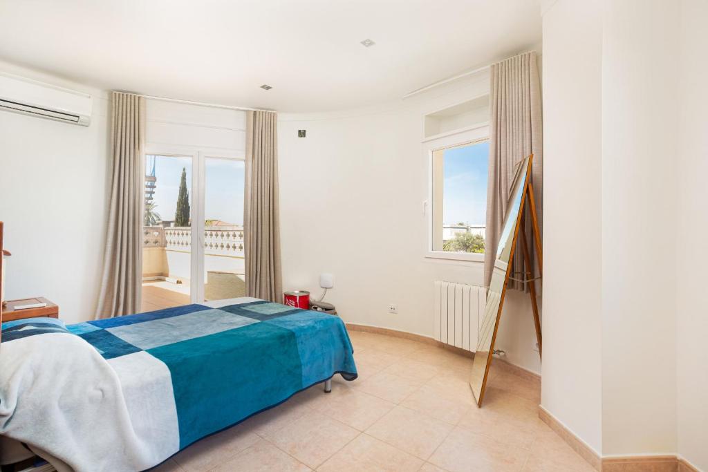 Fotografie z fotogalerie ubytování WELCS VILLA FALCONERA 017 EMP con Piscina privada v destinaci Empuriabrava