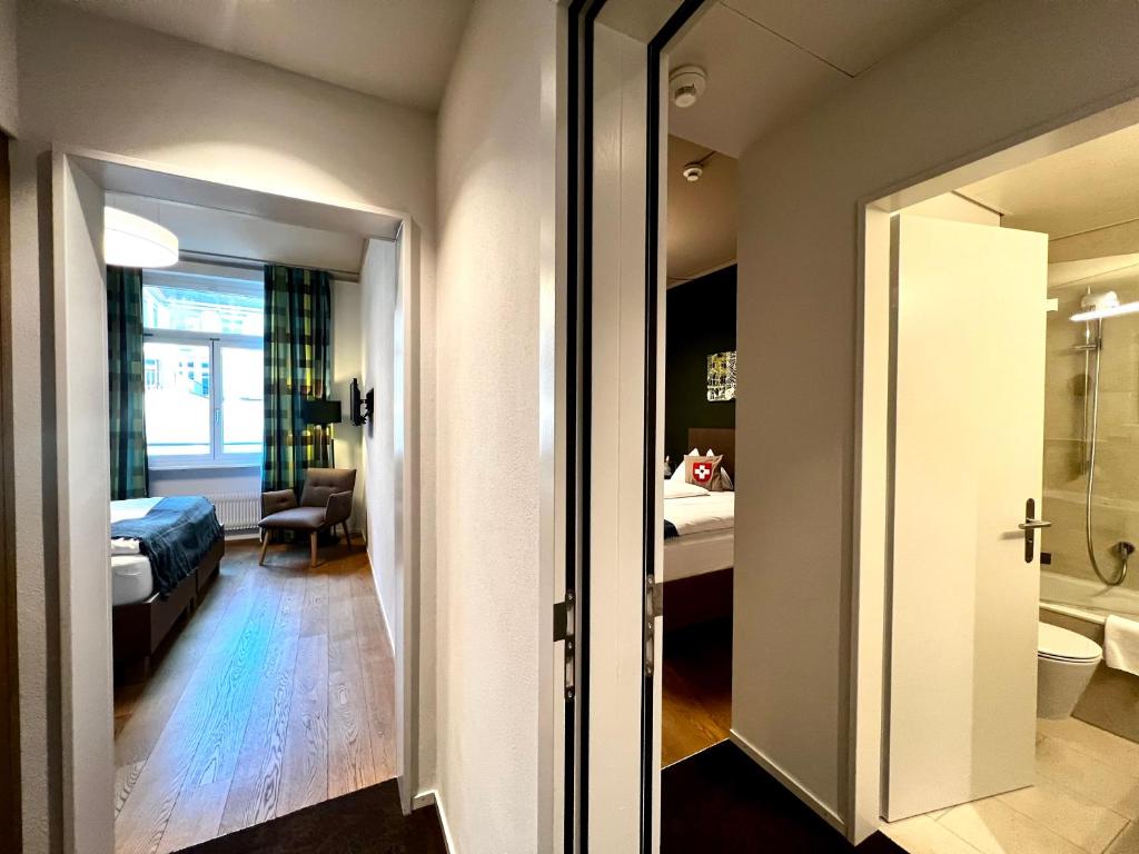 Hotel Bären am Bundesplatz - Resim 20