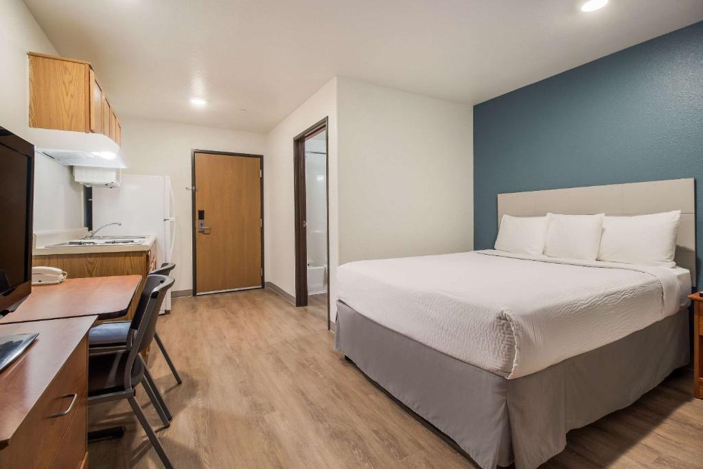 WoodSpring Suites Houston La Porte - Queen Room - Accessible/Non-Smoking