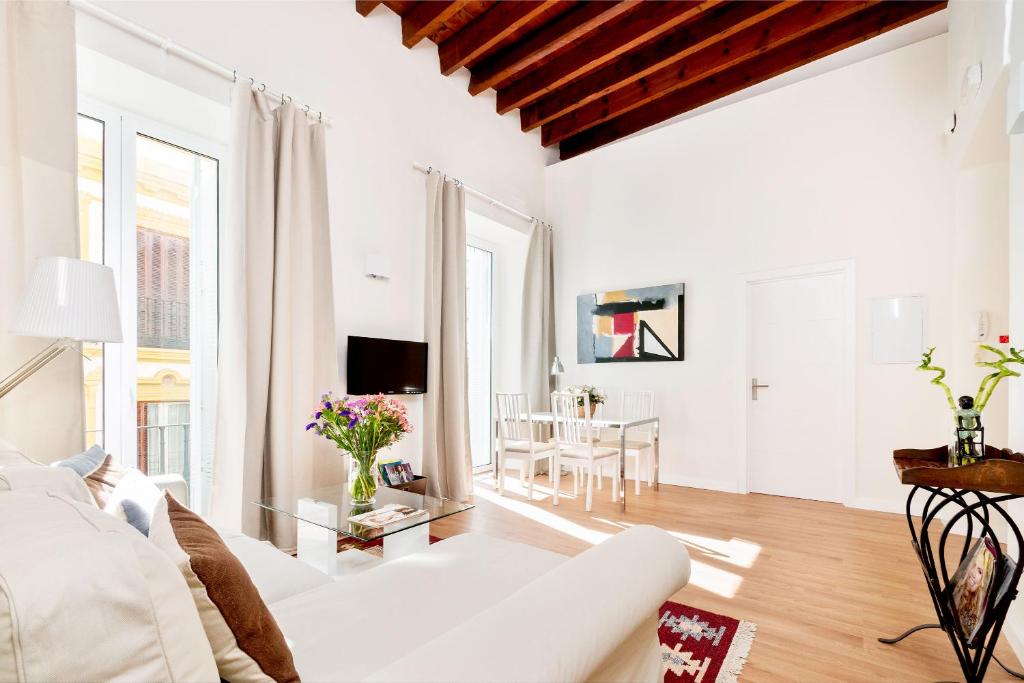 Televízia a/alebo spoločenská miestnosť v ubytovaní Genteel Home Zaragoza