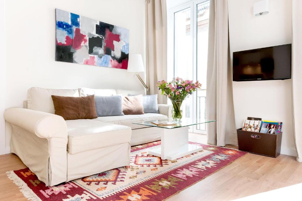 Televízia a/alebo spoločenská miestnosť v ubytovaní Genteel Home Zaragoza