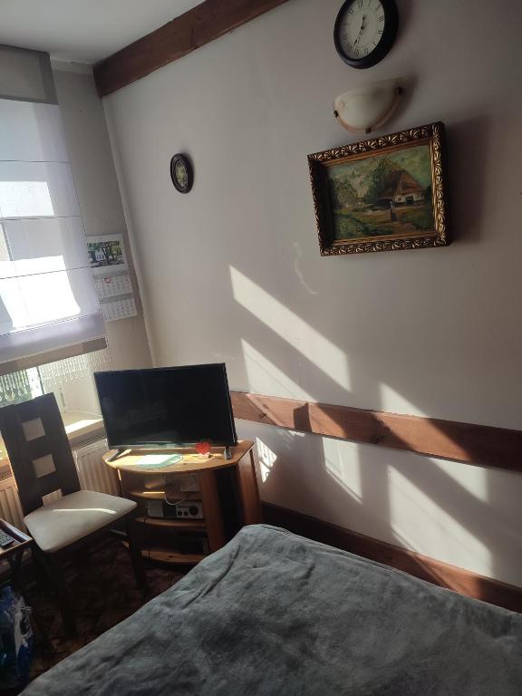 Gospodarstwo Agroturystyczne Dworek Andrzejówka - Double Room With Private Bathroom