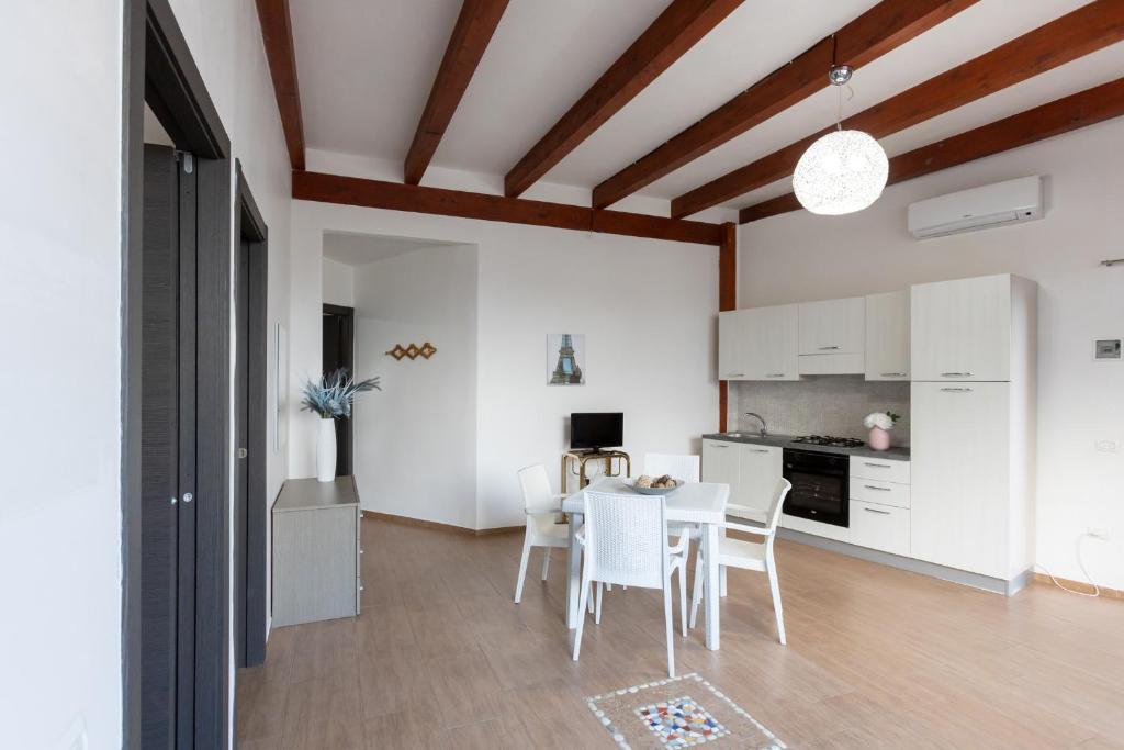 A kitchen or kitchenette at Residence Emarine