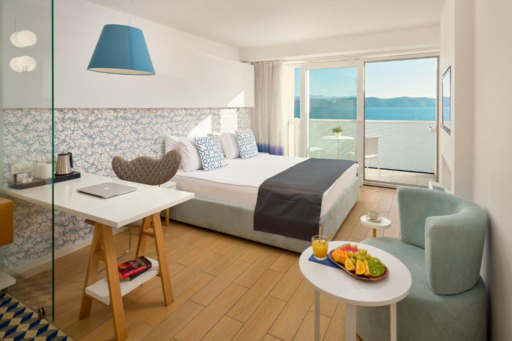 Postel nebo postele na pokoji v ubytování TUI BLUE Makarska - Adults Only