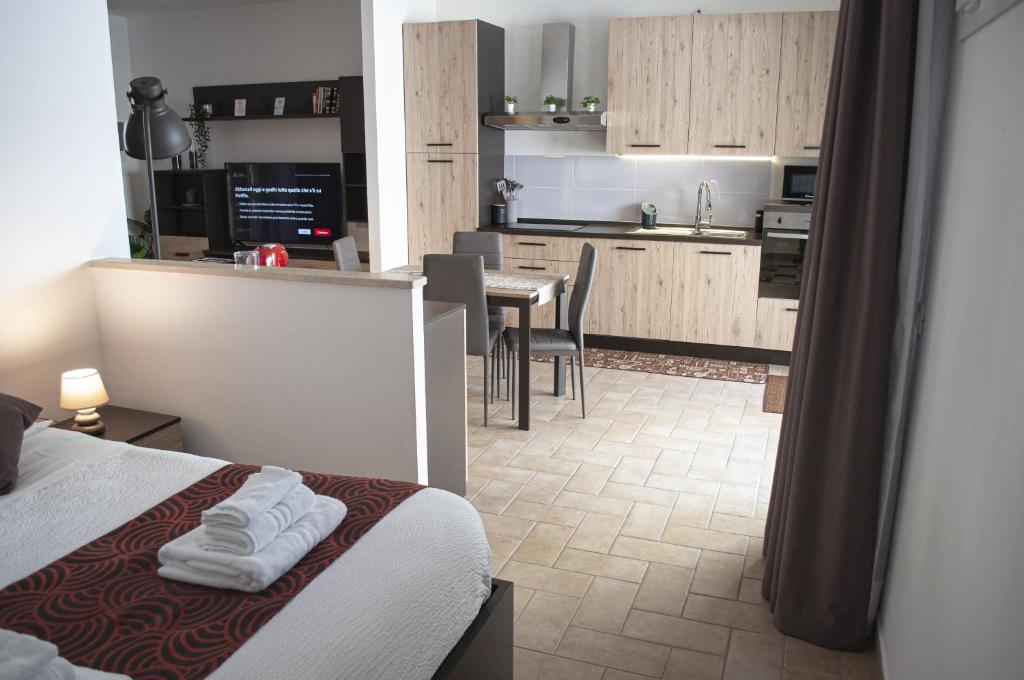 A kitchen or kitchenette at Borgo San Lorenzo Roma