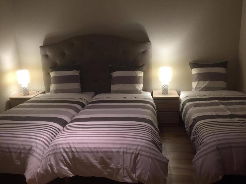 Bienvenue A La Campagne - Chambre Triple Avec Vue Sur Piscine