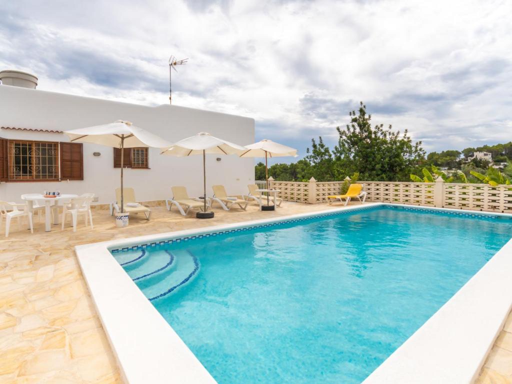 Bazén v ubytování Holiday Home Can Pep Jaume by Interhome nebo v jeho okolí