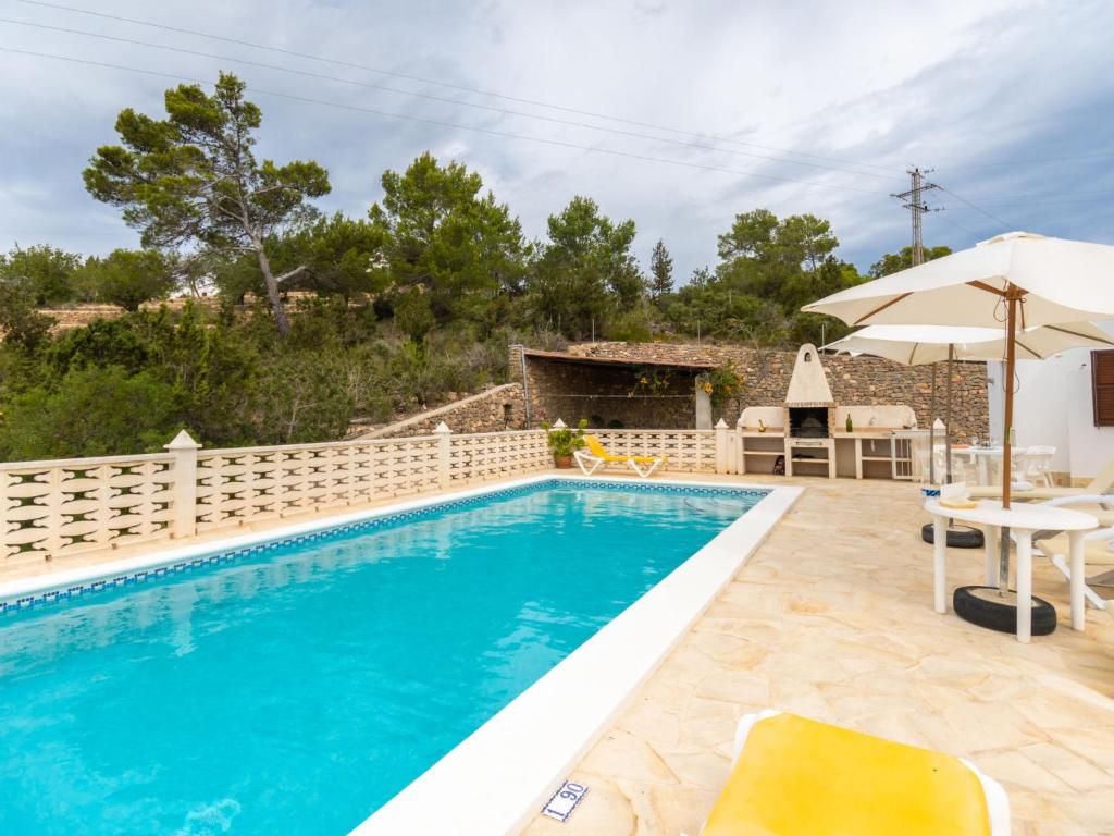 Bazén v ubytování Holiday Home Can Pep Jaume by Interhome nebo v jeho okolí