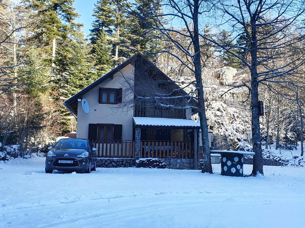 Holiday Home Asja Lukovo Bribir v zime