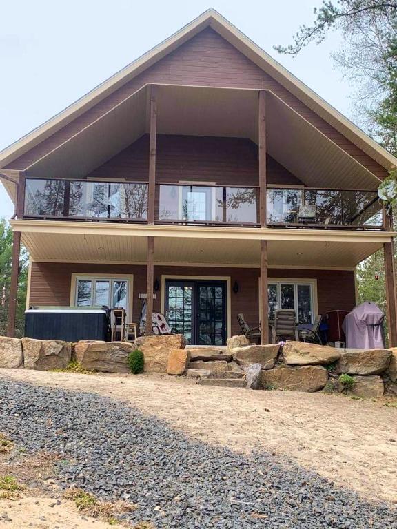 3 bedrooms chalet at Saint Alexis des Monts 100 m away from the beach