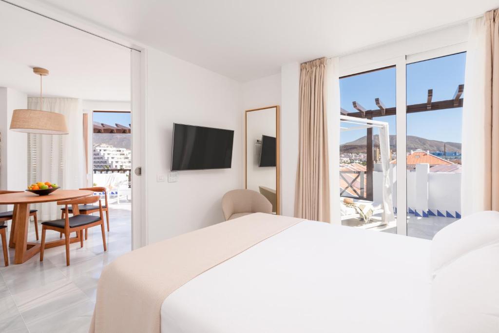 Booking.com: Aparthotel Santiago Suites by Upper Luxury ...