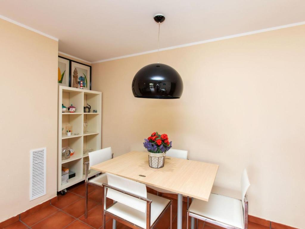 Posedenie v ubytovaní Apartment Marina Sant Jordi by Interhome