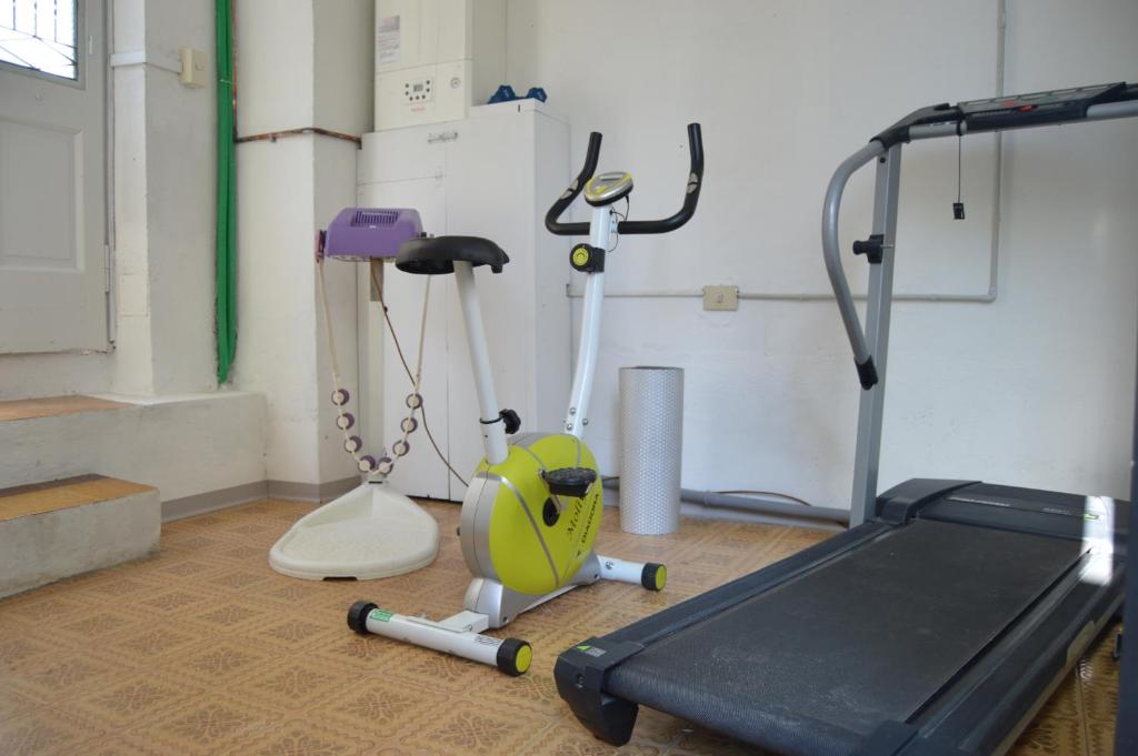 The fitness centre and/or fitness facilities at Casa della Rosina