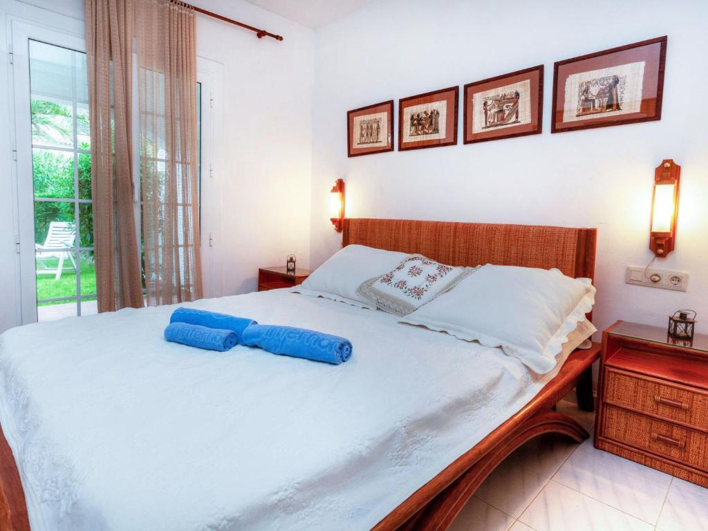 Posteľ alebo postele v izbe v ubytovaní Holiday Home Villa Blanca Feliu by Interhome