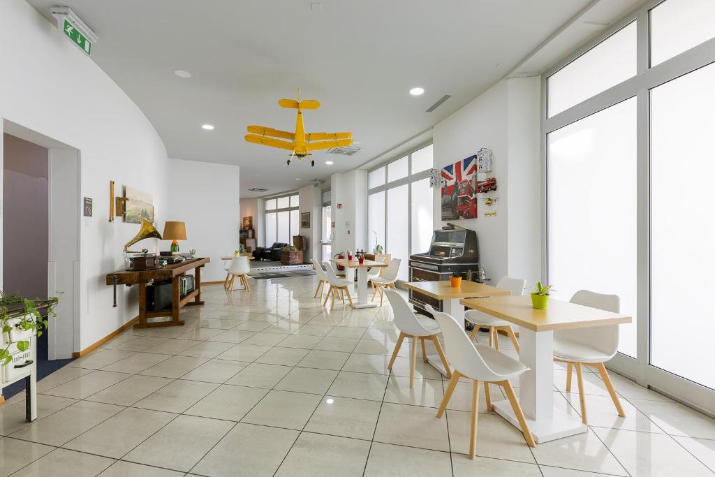 Area soggiorno di GuestHouse Lugano Center by LR