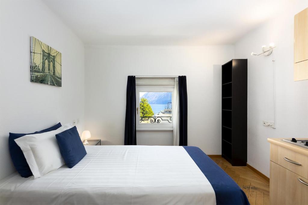 
Single Room with Lake View
