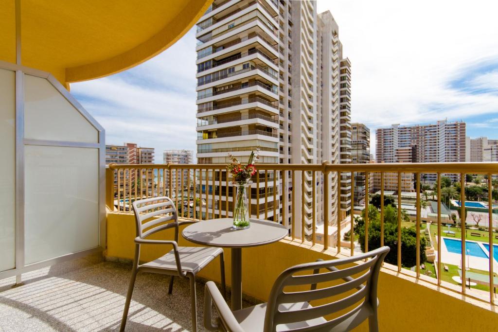 Hotel Castilla Alicante - Superior Twin Room + Extra Bed (3 Adults)