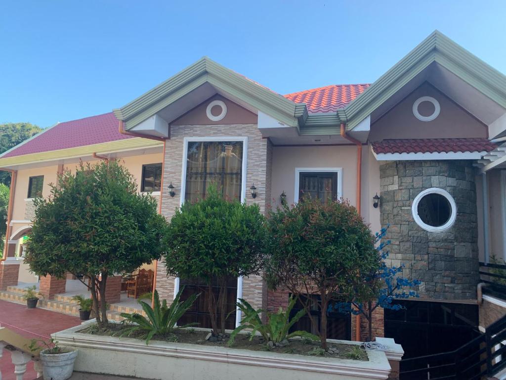 Suitetrails - Reyvance Hotel