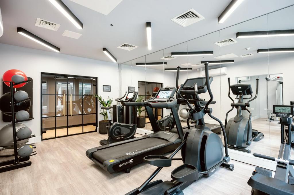 Fitness centrum a/nebo fitness zařízení v ubytování Wilde Aparthotels Manchester City Centre