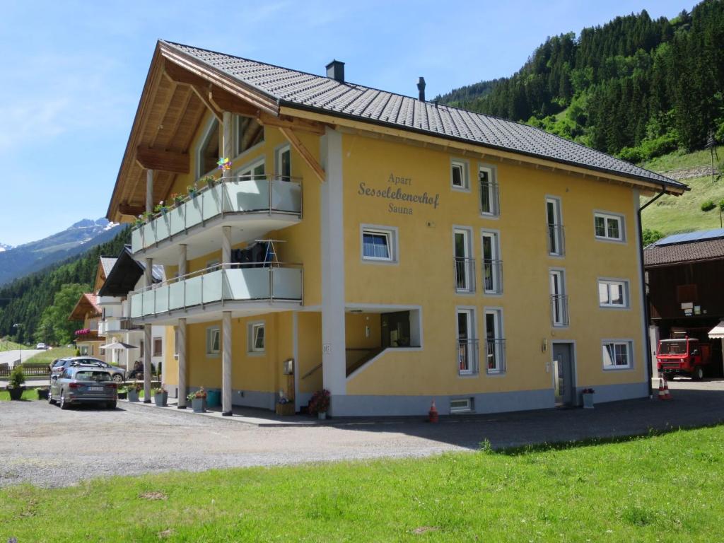 Výhľad na hory alebo výhľad na hory priamo z apartmánu