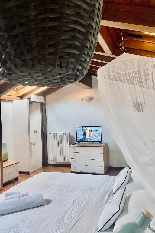 Televízia a/alebo spoločenská miestnosť v ubytovaní Gabriel’s Home
