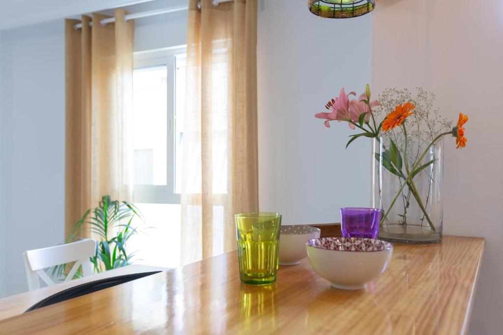 Fotografia z galérie ubytovania Luminoso apartamento de dos habitaciones con terraza y parking en el centro v destinácii Málaga