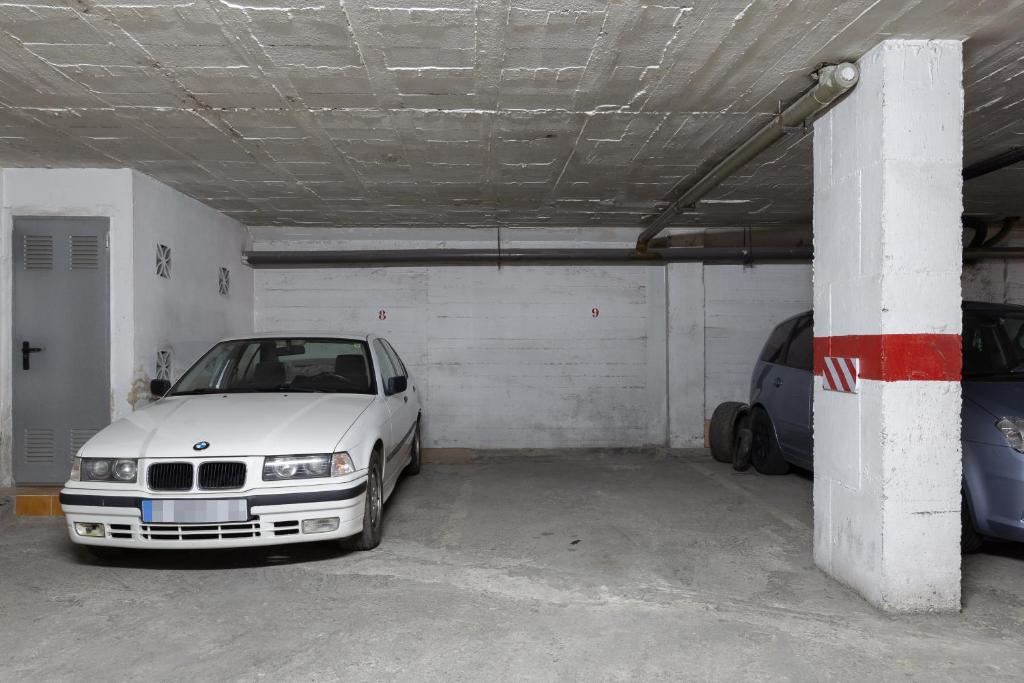 Fotografia z galérie ubytovania Luminoso apartamento de dos habitaciones con terraza y parking en el centro v destinácii Málaga