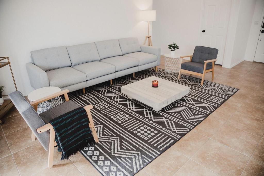 NEW! Updated Home Close To Everything, BBQ