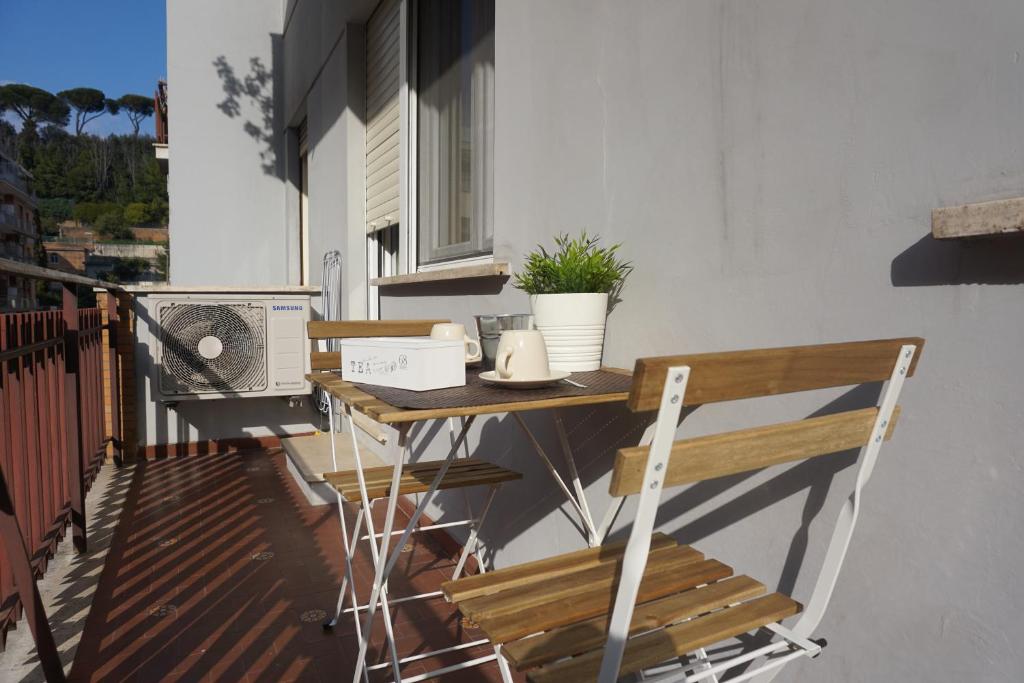Balkon lub taras w obiekcie VCH Vatican Charming House