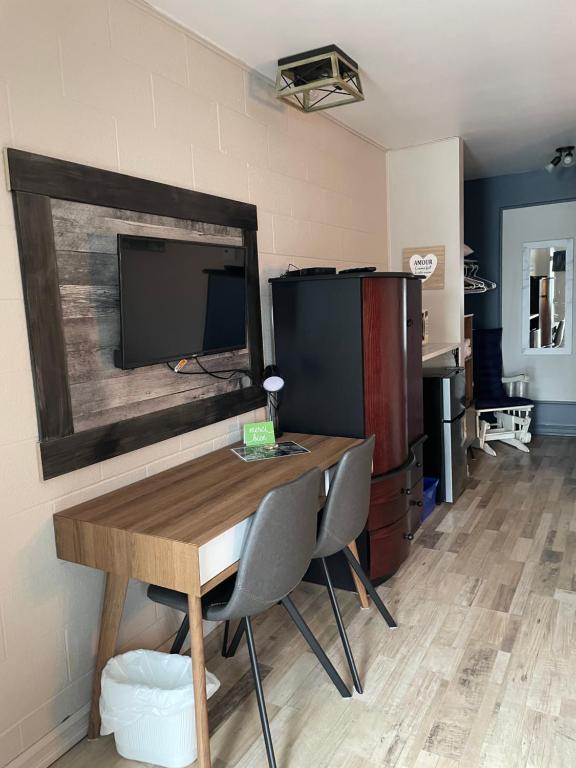 Motel Valois YL inc - Tweepersoonskamer Met Een Eigen Buitenbadkamer