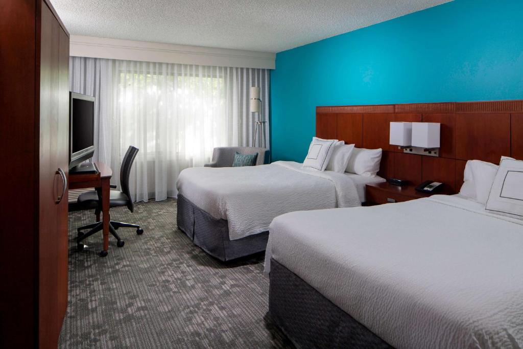 Sonesta Select Boca Raton Town Center - Preferred - Two Queens - Pool View