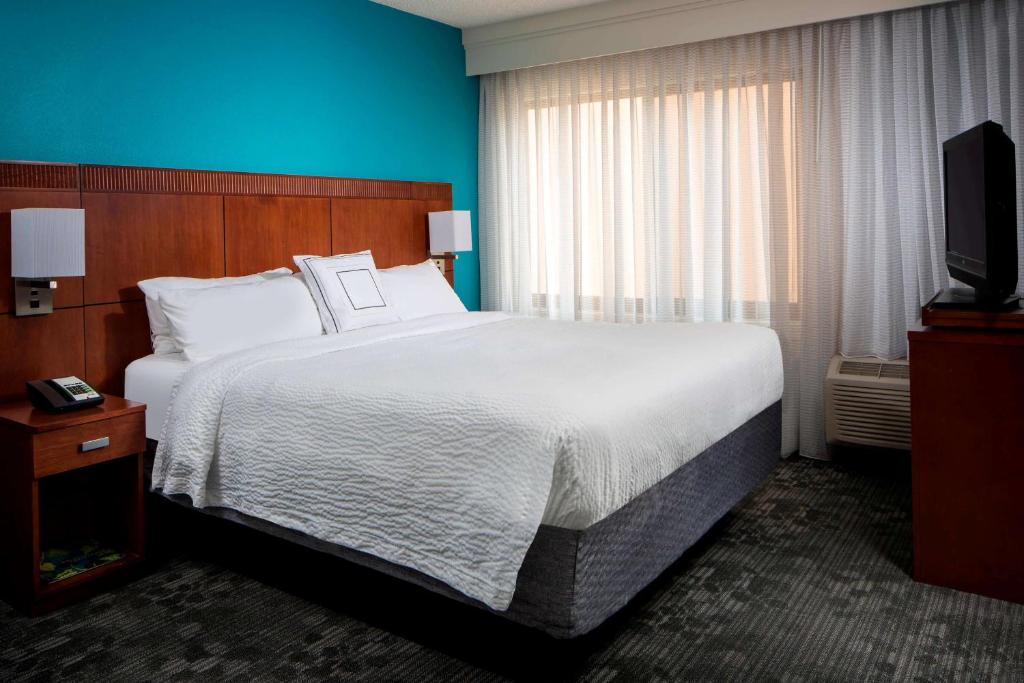 Sonesta Select Boca Raton Town Center - Preferido - King - Balcón Con Vista A La Piscina