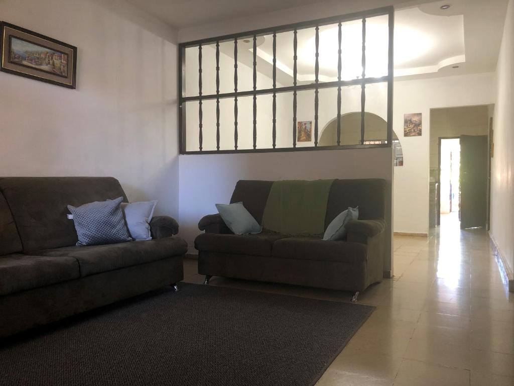 Hostal Familiar Los Girasoles - Housity