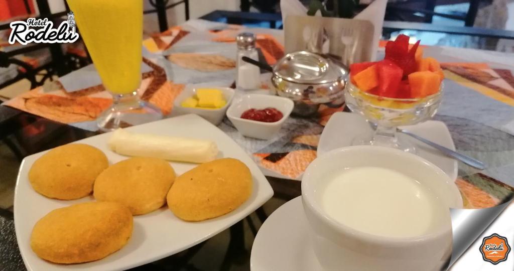 Jídlo v hotelu nebo okolí