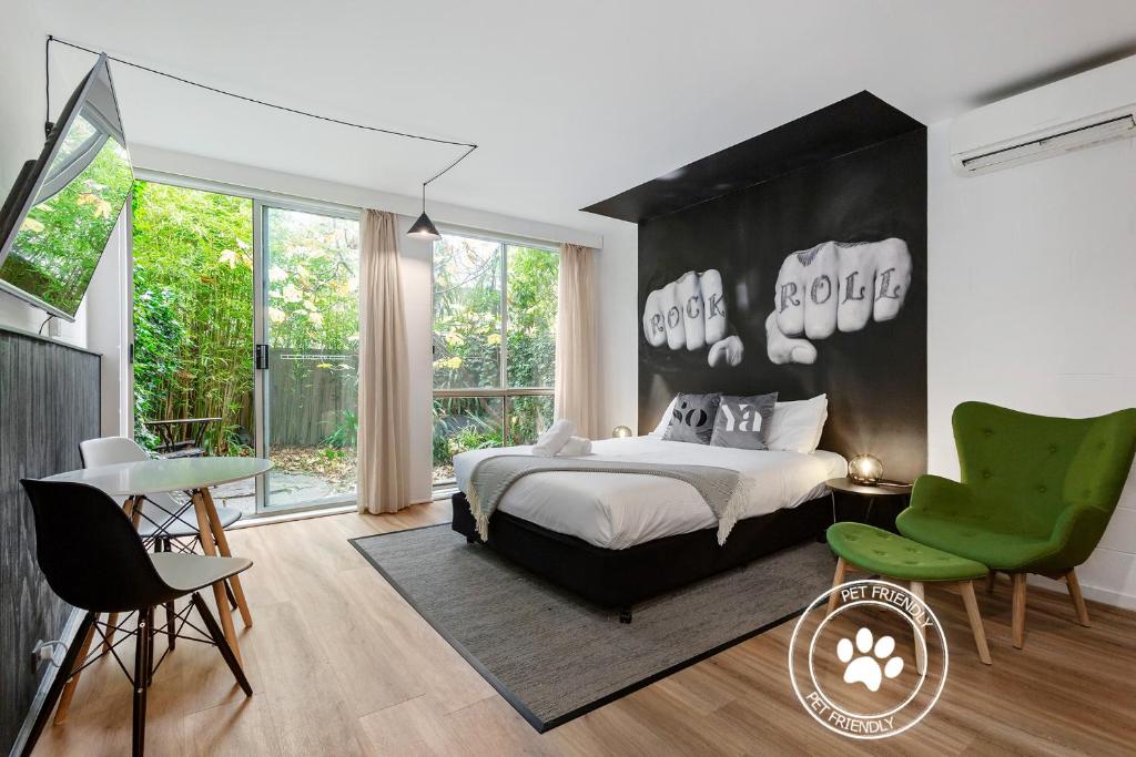 
Deluxe Queen Studio - Pet Friendly
