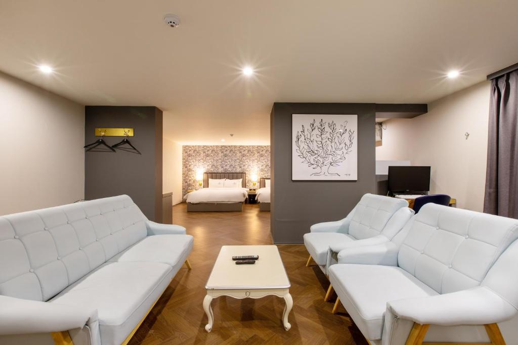 Brown-Dot Hotel Minam - Superior Suite