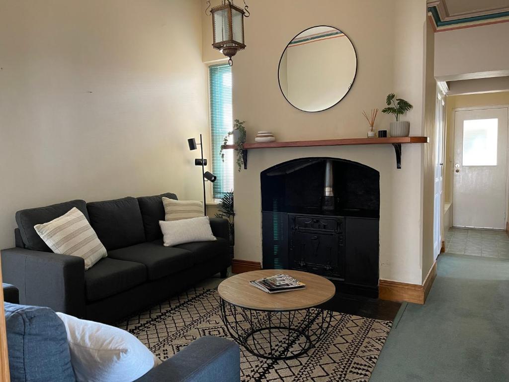 The Residence - EST 1881 - Housity