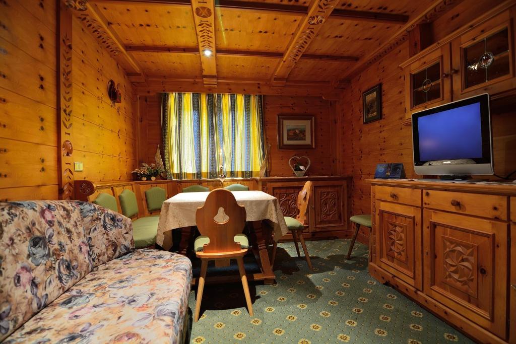 Hotel Serena - Familiekamer (2 Volwassenen + 2 Kinderen)