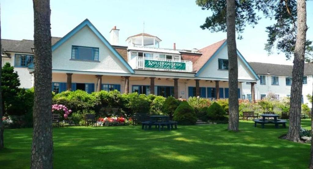 Κήπος έξω από το Knoll House
