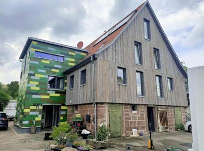 een gebouw dat gerenoveerd wordt bij Ausblick Maisenbach, Talstraße in Bad Liebenzell