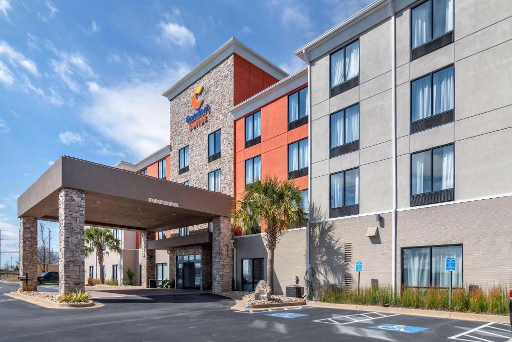a rendering of the front of a hotel at Comfort Suites McDonough Atlanta South in McDonough