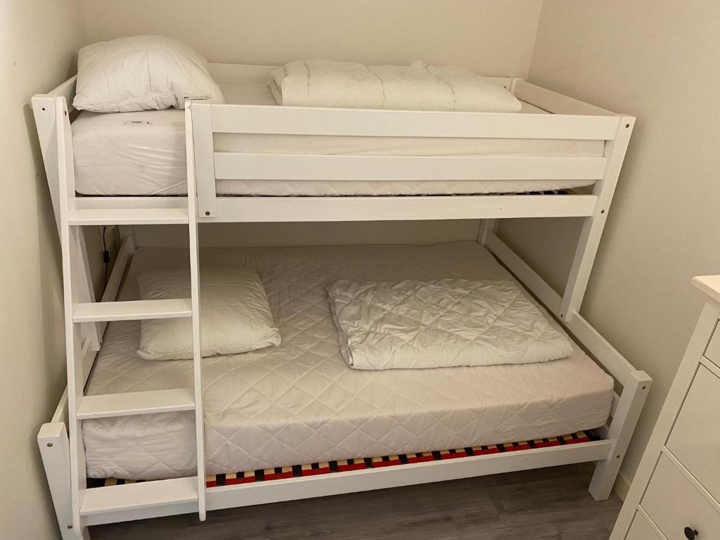 Postel nebo postele na pokoji v ubytování Rustig gelegen recreatiewoning in Zeeland
