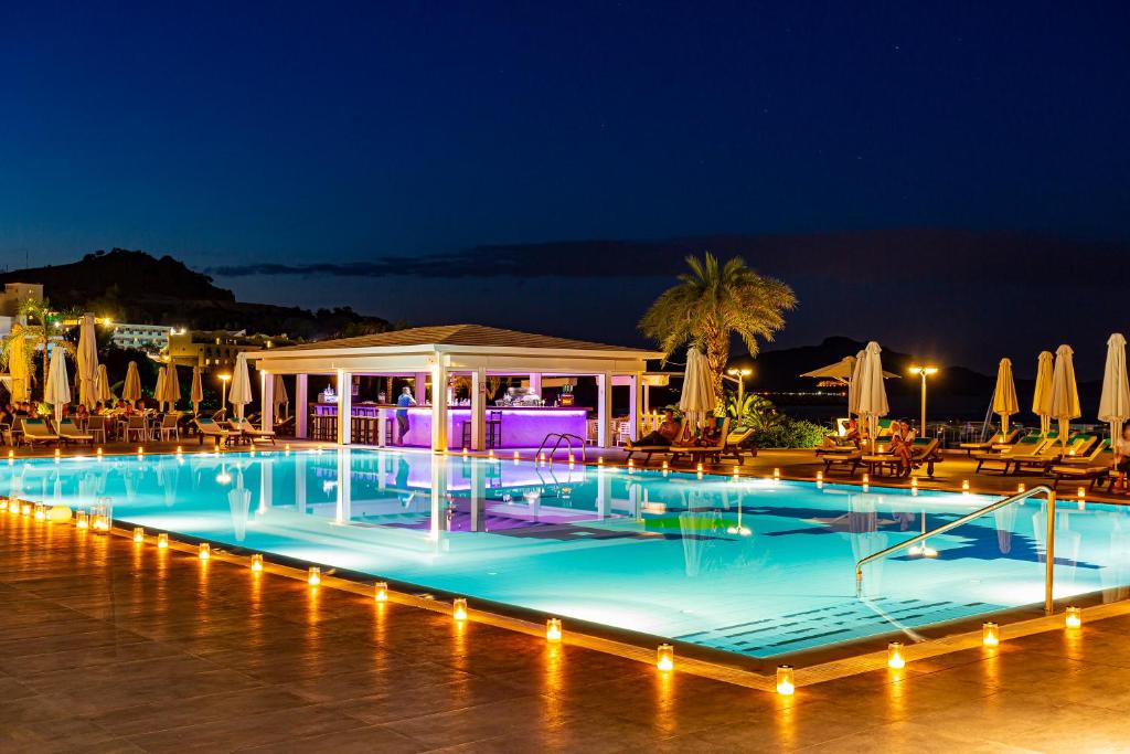 Bazén v ubytování Lindos Bay Hotel nebo v jeho okolí