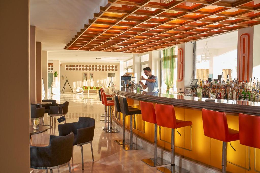 Nápoje v ubytování Lindos Bay Hotel