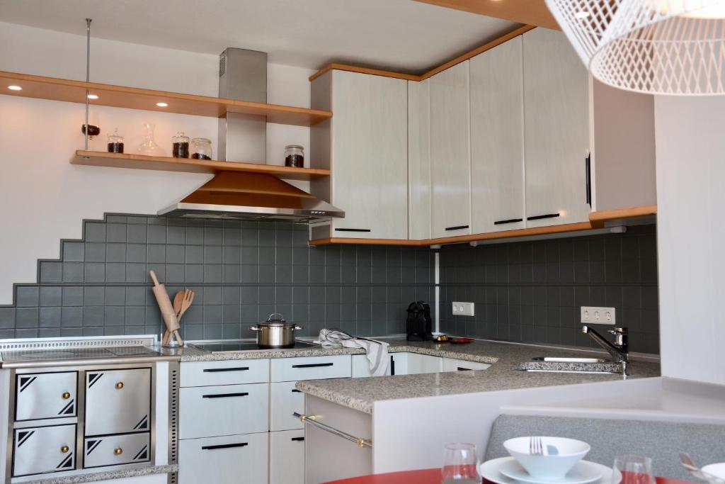 Kuchyň nebo kuchyňský kout v ubytování Freien Living Angerberg