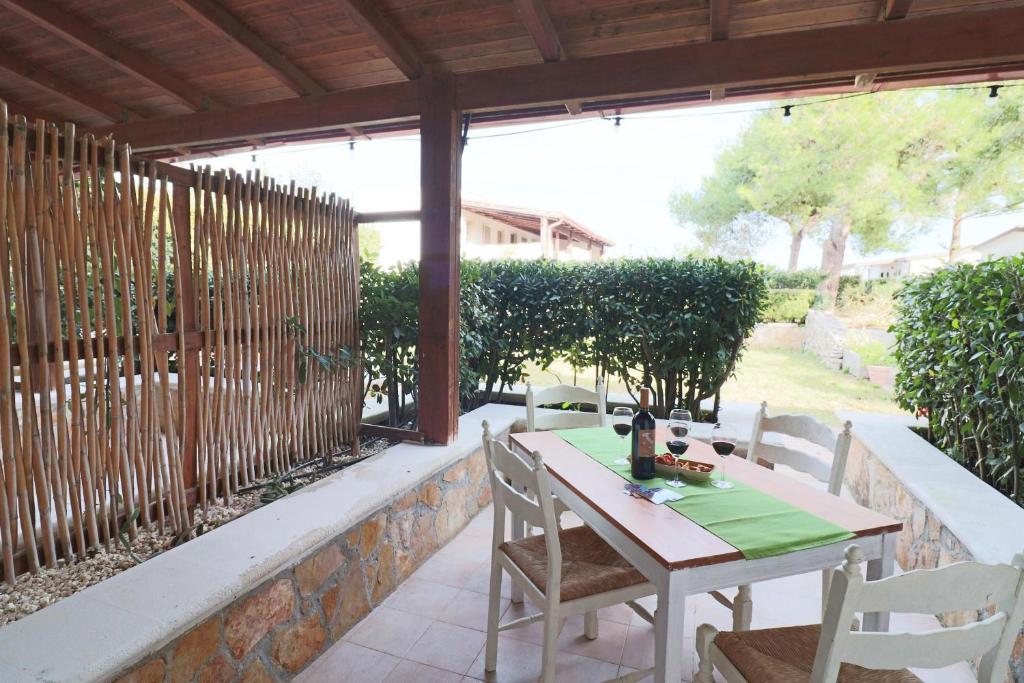 A garden outside Casa Cabernet Torre Santo Stefano