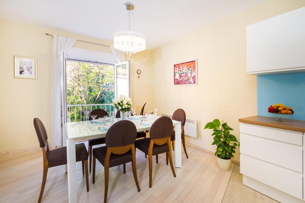 Exclusive Center Apartments - 14