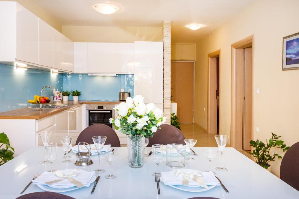 Exclusive Center Apartments - 15